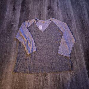 GAP Gray Long Sleeve Women's Tee